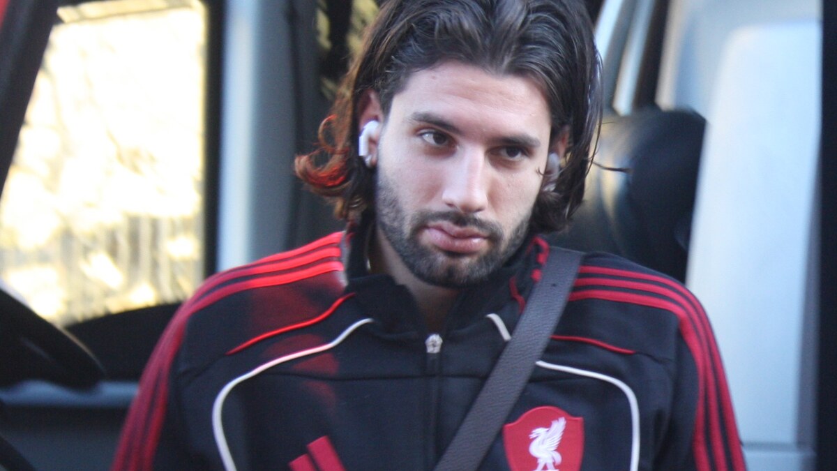 Szoboszlai Dominik megérkezik a Craven Cottage-hoz a Fulham–Liverpool előtt
