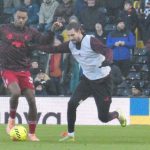 Szoboszlai Dominik, Ryan Gravenberch és Conor Bradley a Liverpool melegítésén