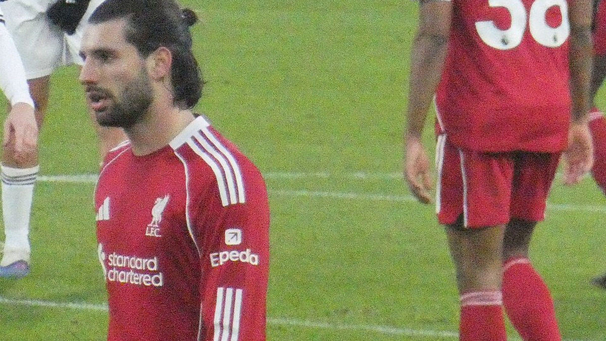 Szoboszlai Dominik és Ryan Gravenberch a 2026. január 4-i Fulham–Liverpool mérkőzésen – második változat.