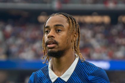 Bradley Barcola a francia válogatott mezében